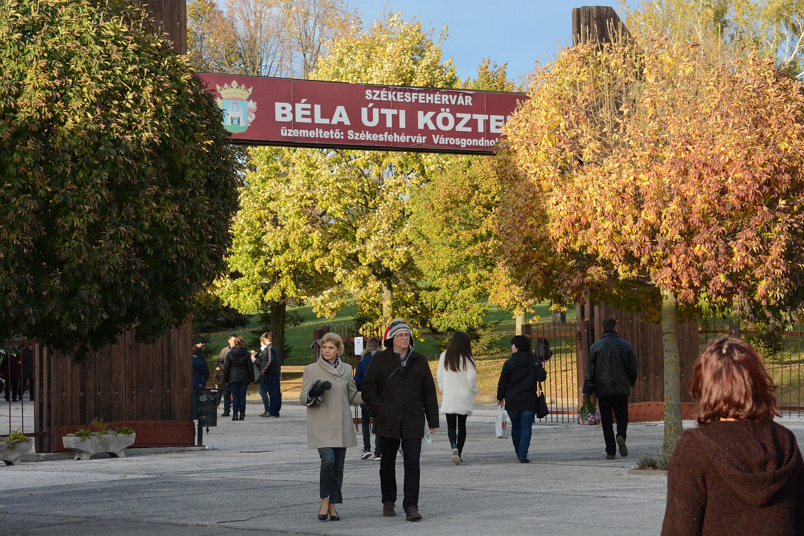 Számos intézkedéssel segíti a temetői látogatást a Városgondnokság